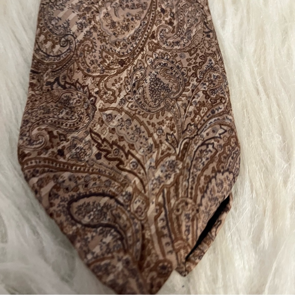 Oscar de la Renta Paisley Tie - Picture 4 of 7